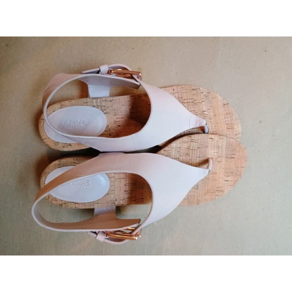 Michael Kors London Thong Sandal Block Heel Size 7 Pale Pink Sandal